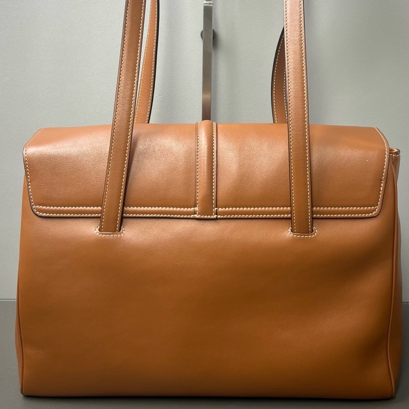 Celine/賽琳 Soft 焦糖色 金棕21年編碼 尺寸：32.5*23*14cm 配件：塵袋-1