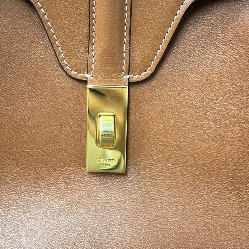 Celine/賽琳 Soft 焦糖色 金棕21年編碼 尺寸：32.5*23*14cm 配件：塵袋-2