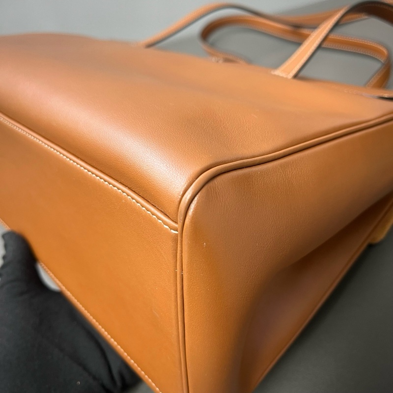 Celine/賽琳 Soft 焦糖色 金棕21年編碼 尺寸：32.5*23*14cm 配件：塵袋-8