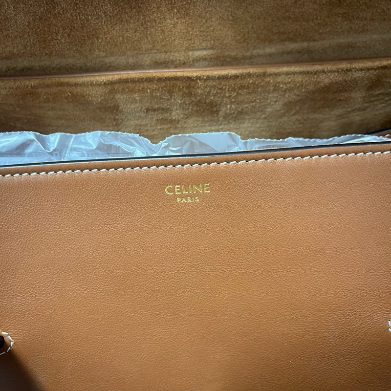 Celine/賽琳 Soft 焦糖色 金棕21年編碼 尺寸：32.5*23*14cm 配件：塵袋-14