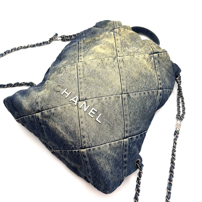 CHANEL 藍色牛仔22bag後背包32*34*8 99新配件盒子 塵袋-4