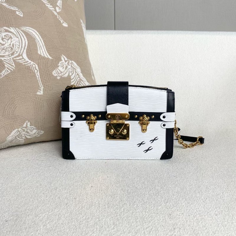 LV Trunk Clutch 水波紋軟盒子包 牛皮 金扣22*15*5 98新肩帶塵袋-2