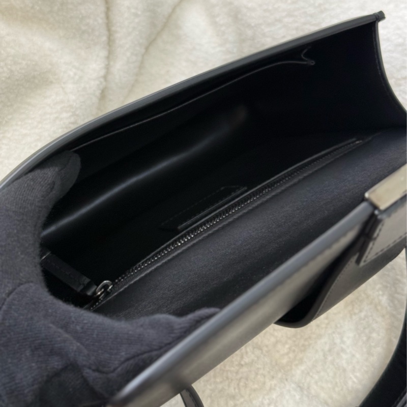 Dior蒙田30 限量黑釦-13