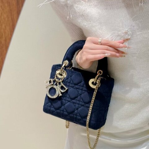 Dior 鑽扣 絲絨 lady黛妃金色滿鑽字母 17*5*15cm 99新配件肩帶 塵袋