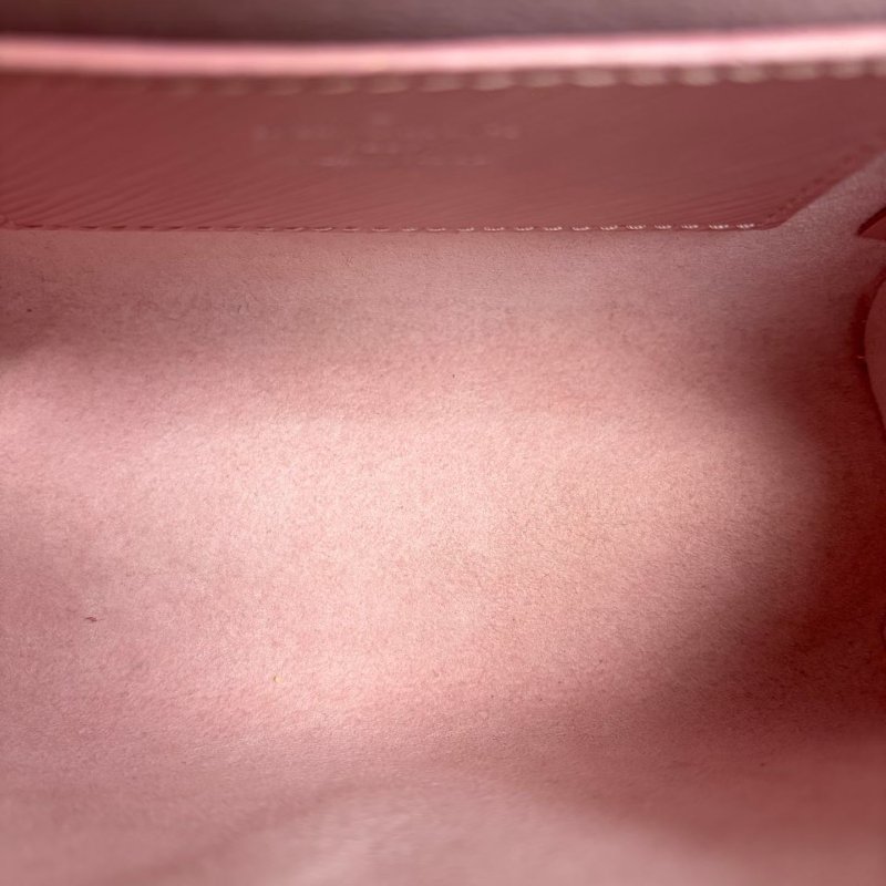 ️LV水波紋miniTwist 肩背斜背包粉色 銀扣 15.5*13*7 98新配件鏡子 塵袋 購證 盒子 肩帶-7