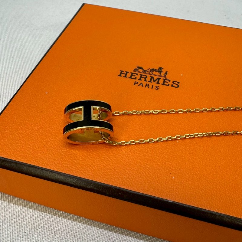 HERMES Pop H黑金立體簍空墜鍊-1