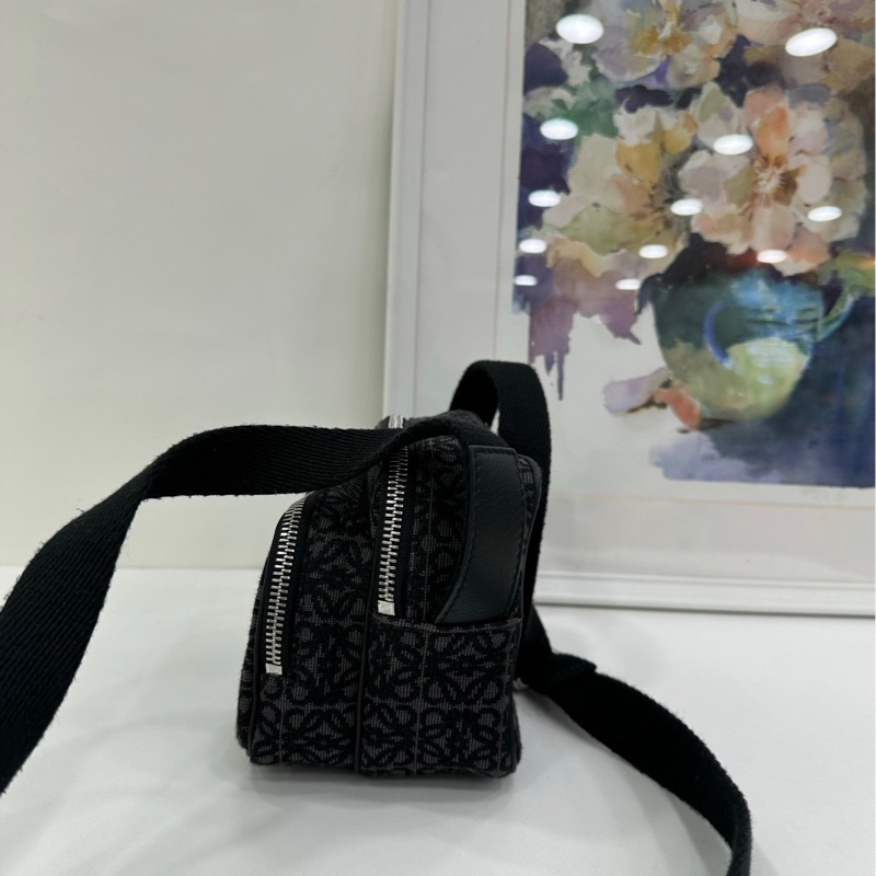 Loewe 羅意威 帆布老花相機斜背包-3