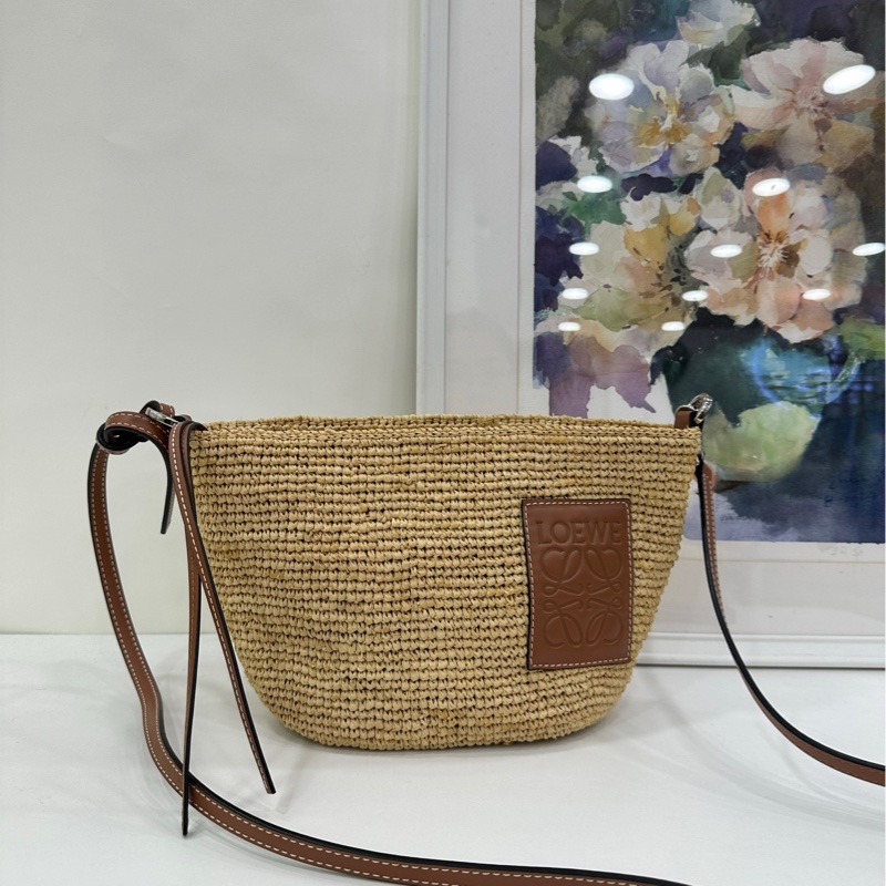 Loewe羅意威編織草編包-1