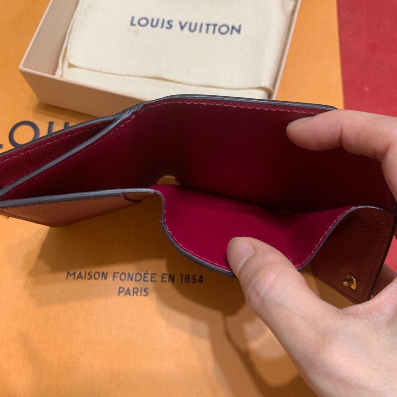 LV三折小短夾-9
