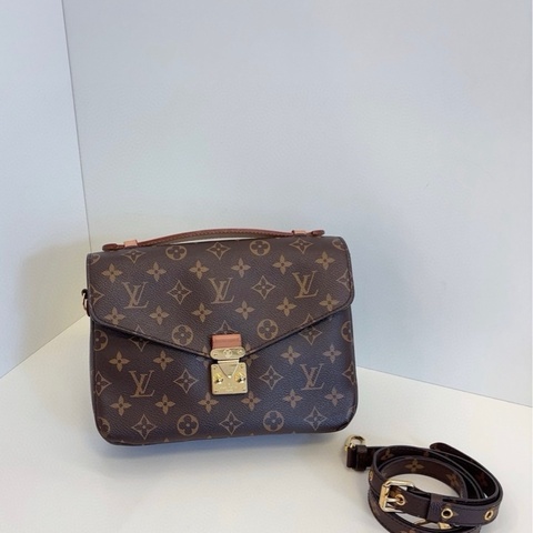 LV 路易威登 Metis 老花郵差包經典