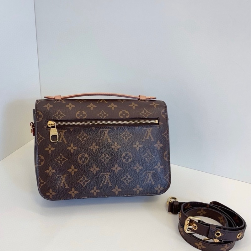 LV 路易威登 Metis 老花郵差包經典-1