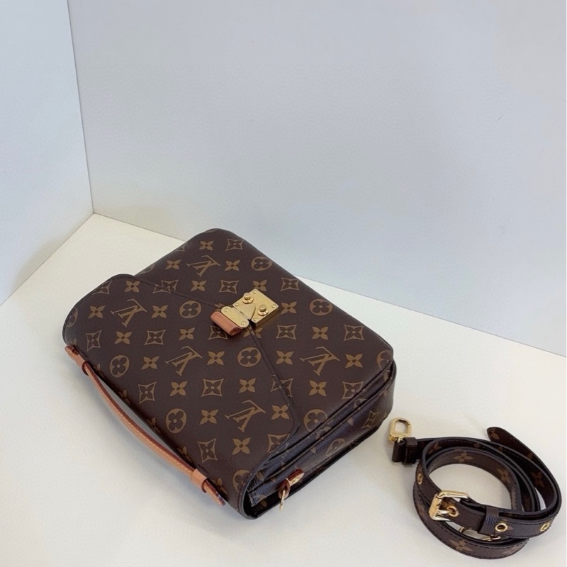 LV 路易威登 Metis 老花郵差包經典-4