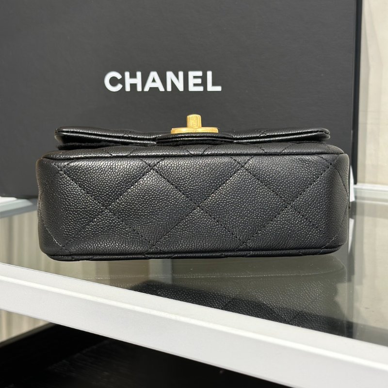 CHANEL 愛心調節釦口蓋包 20 - 黑金-5