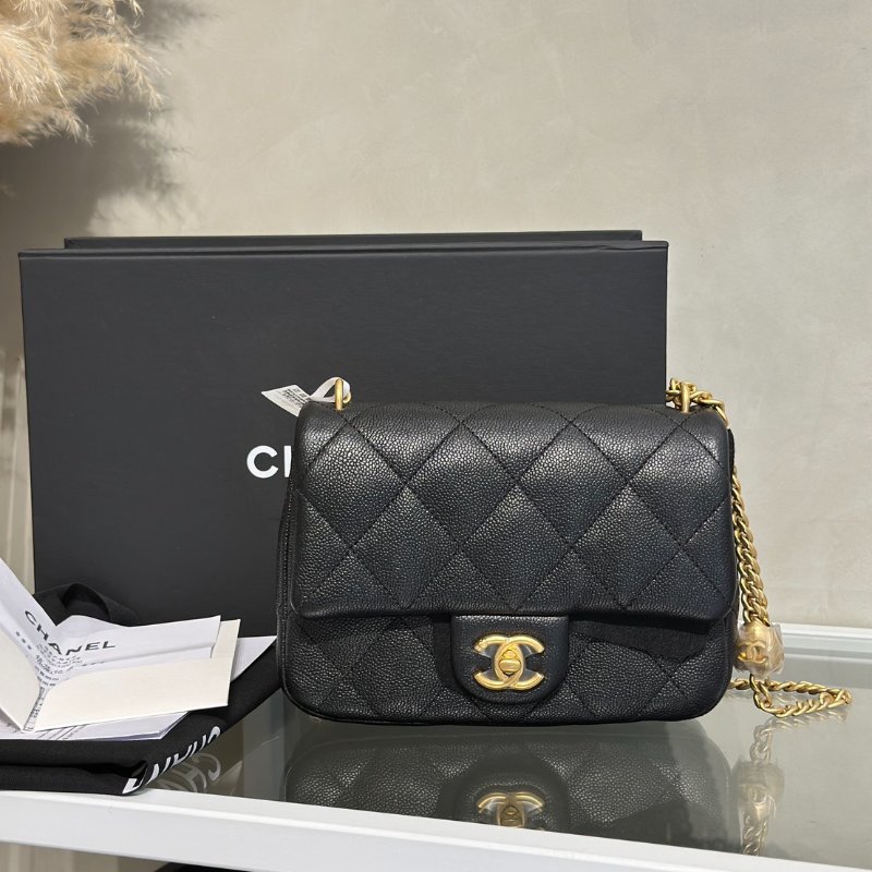 CHANEL 愛心調節釦口蓋包 20 - 黑金-8