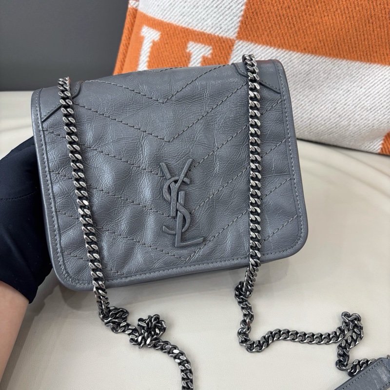 YSL 灰色Niki鏈條包-1