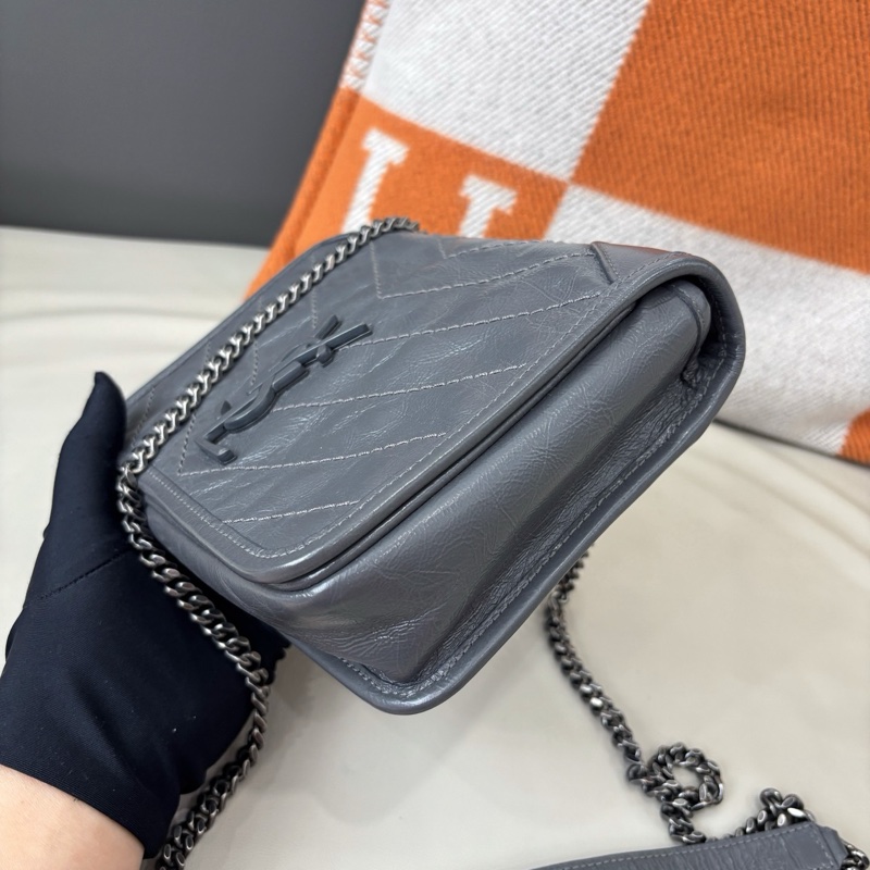 YSL 灰色Niki鏈條包-3