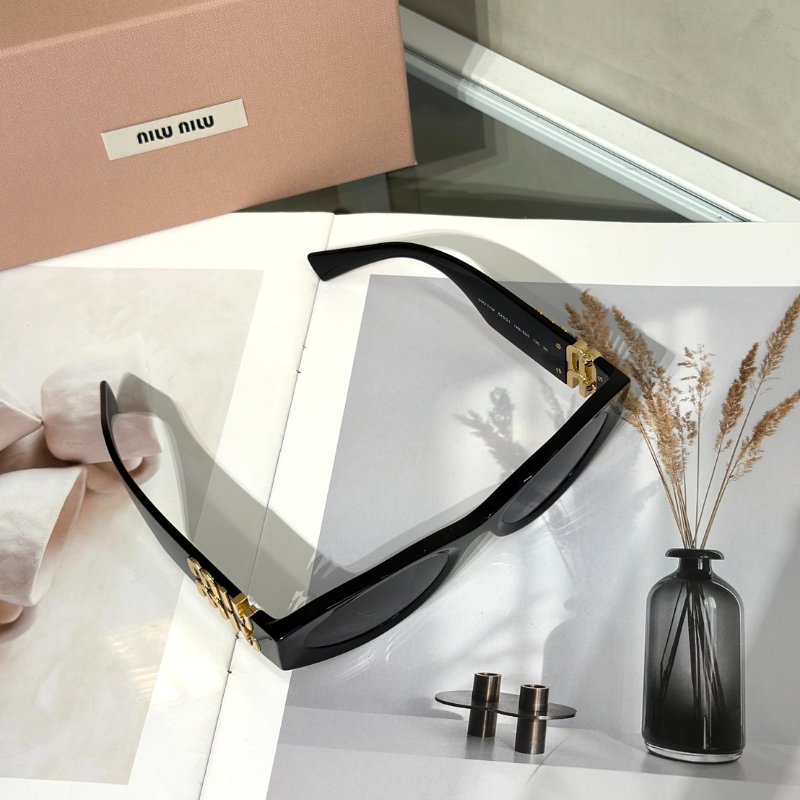 Miu Miu Glimpse 11W太陽眼鏡 - 深灰-2