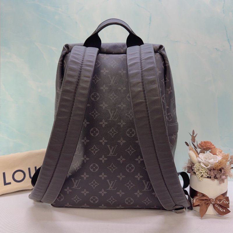 LV Discovery PM黑花帆布雙肩後背包-1