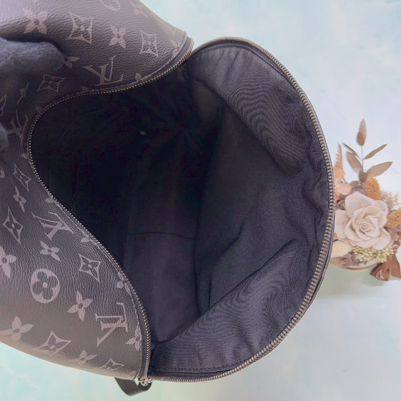 LV Discovery PM黑花帆布雙肩後背包-4