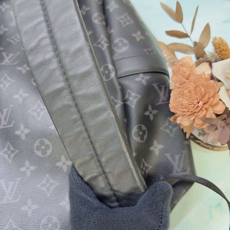 LV Discovery PM黑花帆布雙肩後背包-5