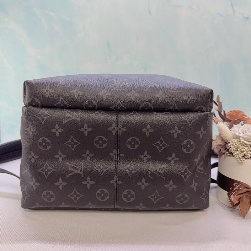 LV Discovery PM黑花帆布雙肩後背包-6