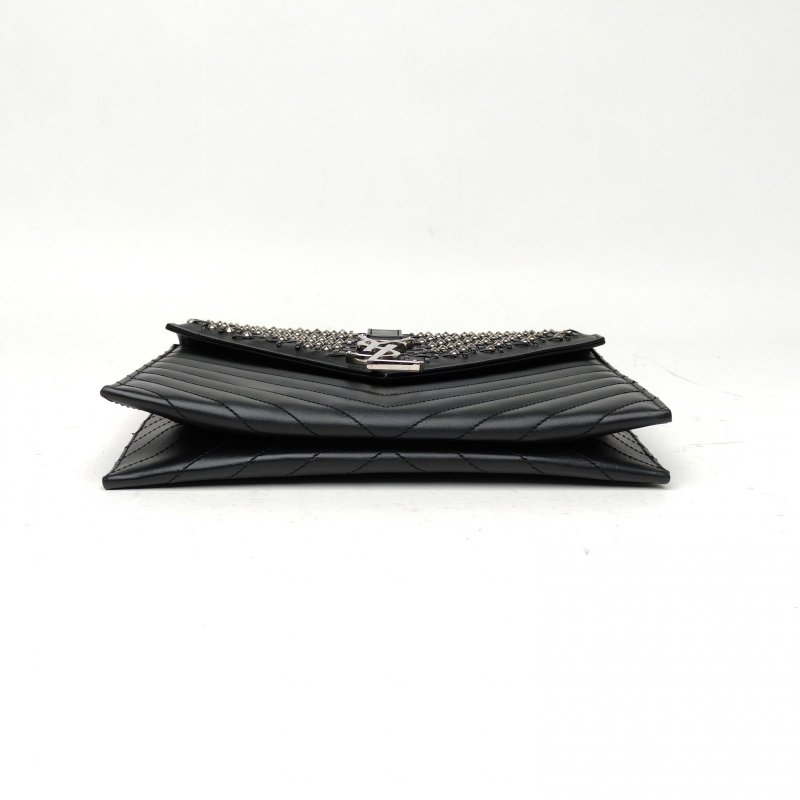 SAINT LAURENT Envelope絎縫紋理信封包中號黑色牛皮銀扣肩背包-4