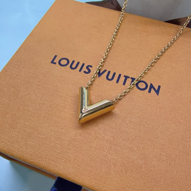 LV Essential V字項鍊-2