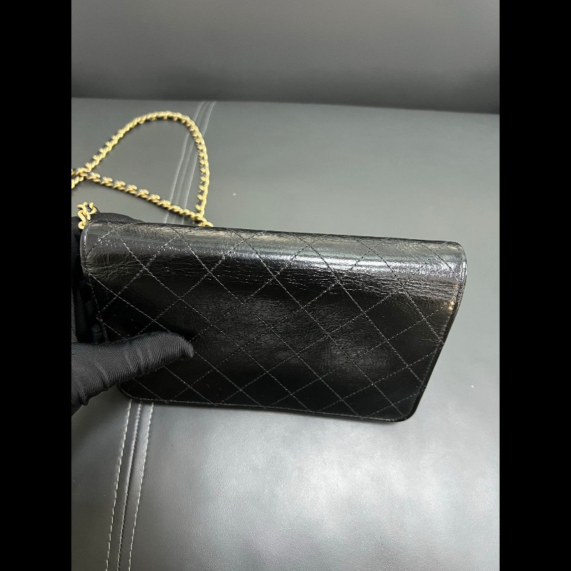 Chanel wallet on chain
黑金油蜡皮復古Woc-4