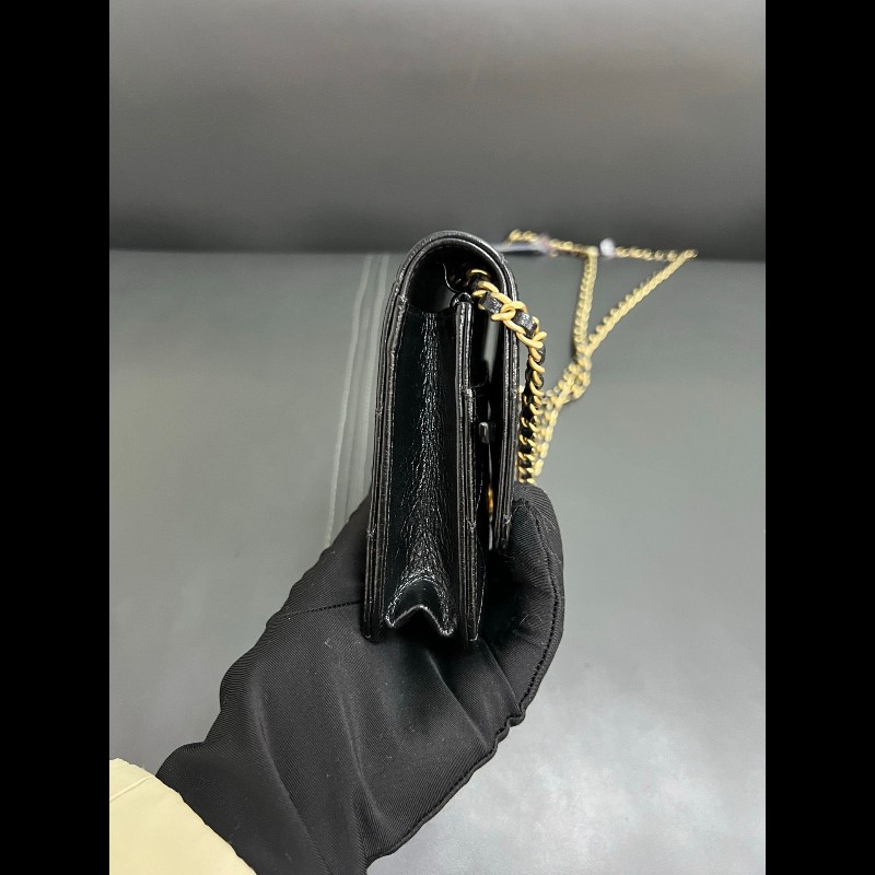 Chanel wallet on chain
黑金油蜡皮復古Woc-6