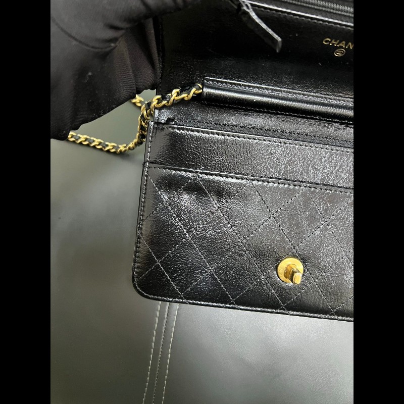 Chanel wallet on chain
黑金油蜡皮復古Woc-14