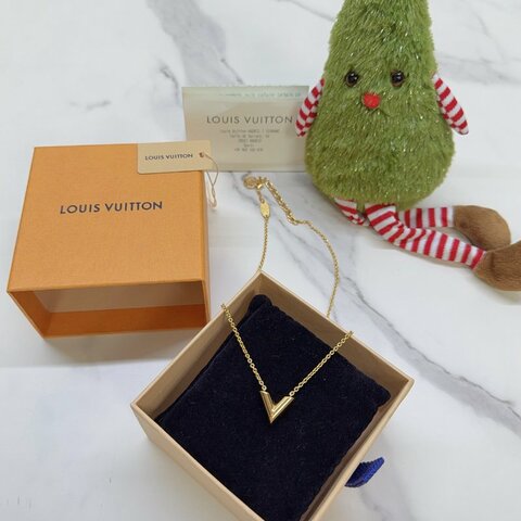 LV Essential V型金色項鍊