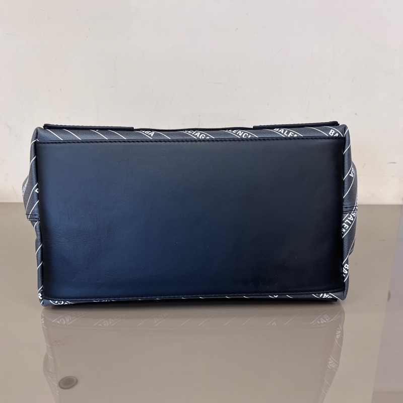 Balenciaga灰PVC拼黑牛皮銀釦滿版logo Navy手提包-3