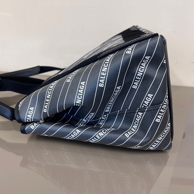 Balenciaga灰PVC拼黑牛皮銀釦滿版logo Navy手提包-5