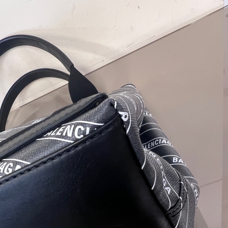 Balenciaga灰PVC拼黑牛皮銀釦滿版logo Navy手提包-9
