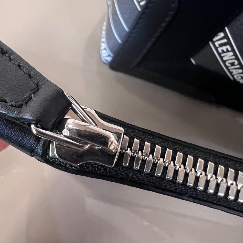 Balenciaga灰PVC拼黑牛皮銀釦滿版logo Navy手提包-14