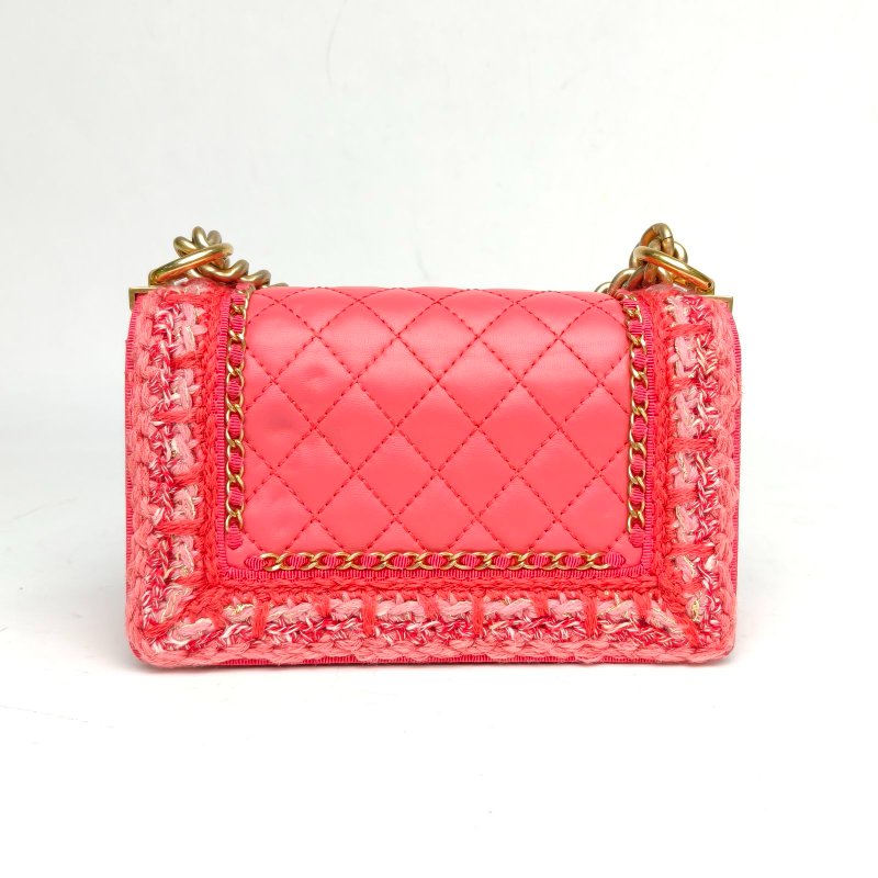 CHANEL Leboy小號20.5粉色羊皮23開金扣肩背包-2