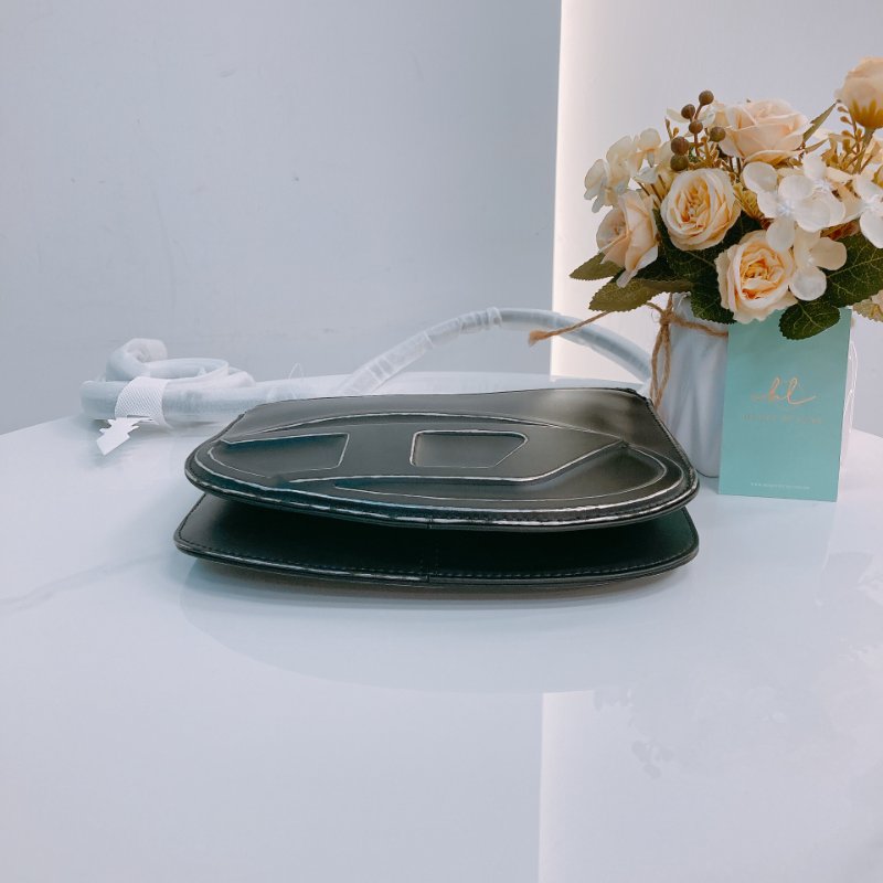 MS0615 Diesel 迪賽 雙包 斜背 腋下 復古造舊 黑色 銀扣 1DR Twin Logo Crossbody Bag Calfskin Black x PHW-4