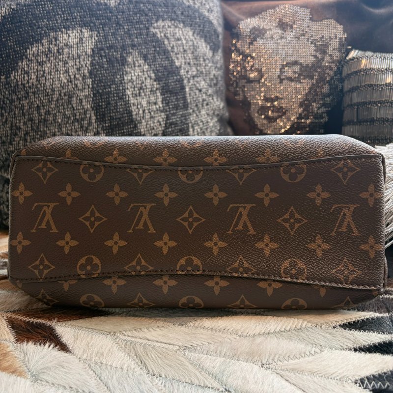 LV 原花紋手緹摺皺兩用包-4