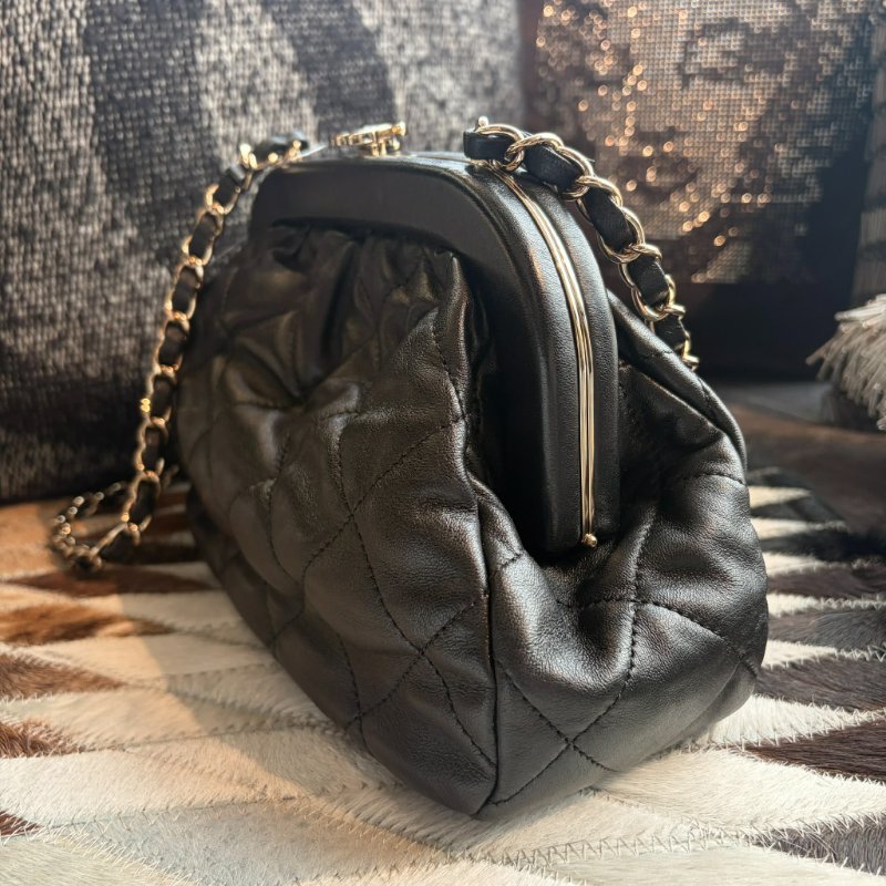 CHANEL 小牛皮格紋鏈包 黑色 晶片款-1