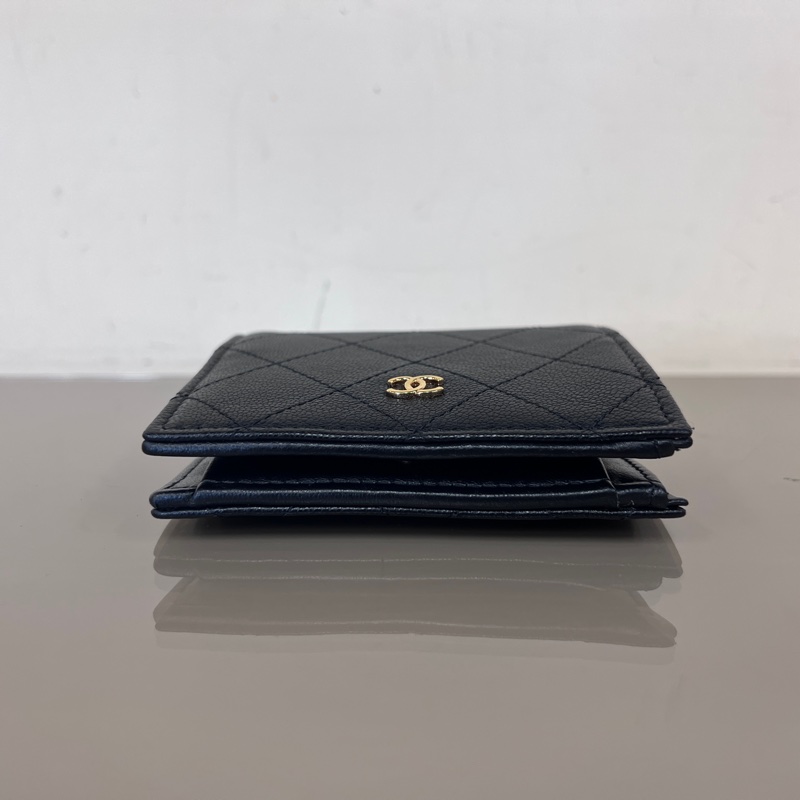 Chanel黑山羊皮菱格金釦內零錢袋4卡對釦短夾-2