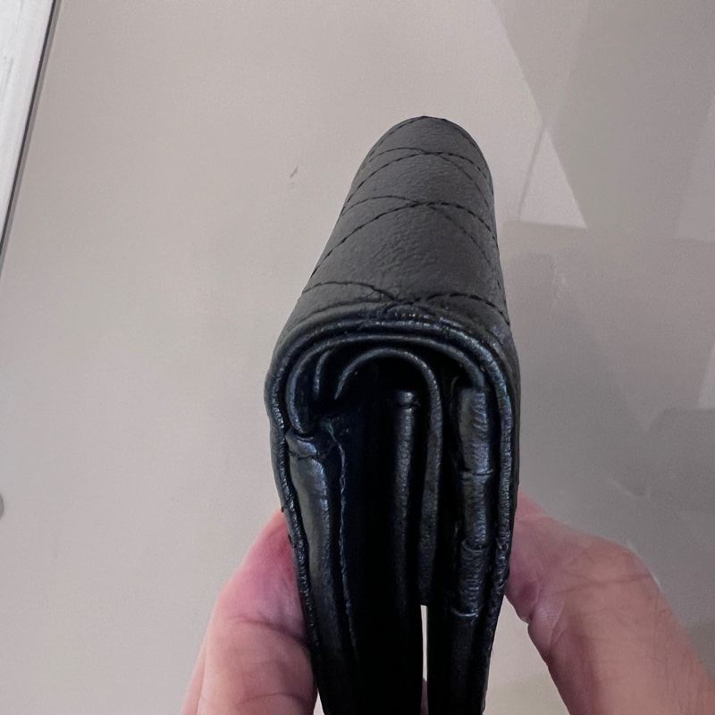 Chanel黑山羊皮菱格金釦內零錢袋4卡對釦短夾-9