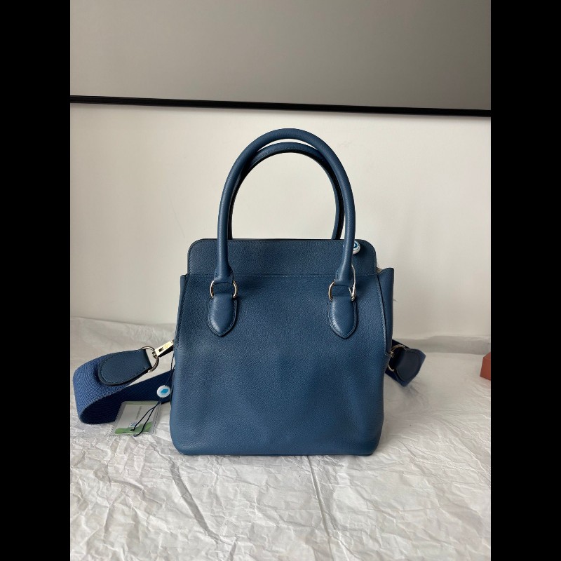 Hermes toolbox 20
牛奶盒子20
瑪瑙藍内拼珍珠灰銀扣
ec皮-1