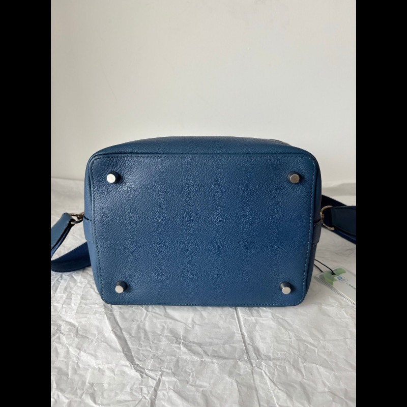 Hermes toolbox 20
牛奶盒子20
瑪瑙藍内拼珍珠灰銀扣
ec皮-4