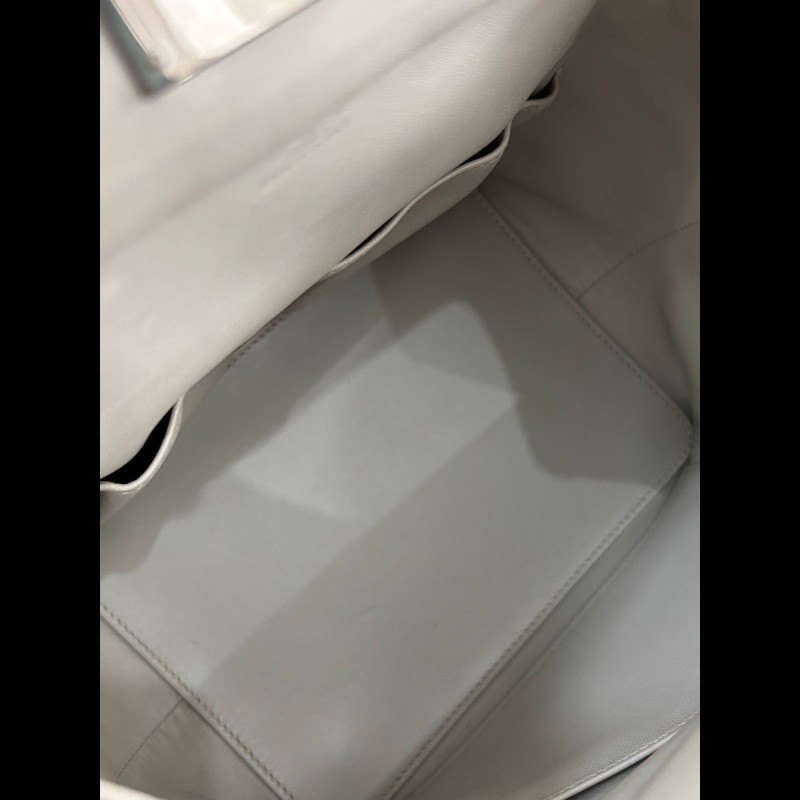 Hermes toolbox 20
牛奶盒子20
瑪瑙藍内拼珍珠灰銀扣
ec皮-10