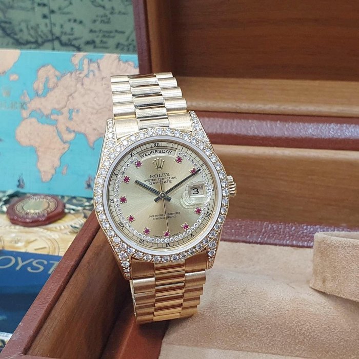 【大眾名錶】ROLEX 勞力士 18388 Day-date 蠔式18K金 原面未翻寫 小紅寶多層鑽面 大眾名錶G231-4