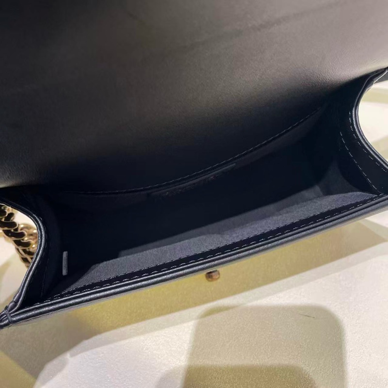 Chanel leboy 黑金小號鏈條包-6