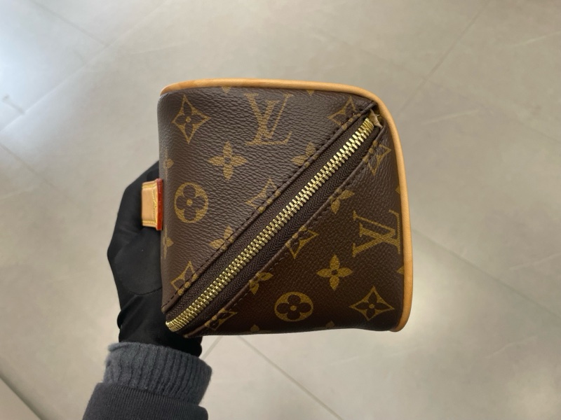 LV 路易威登 洗漱包芯片款 98新-2