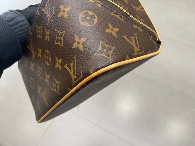 LV 路易威登 洗漱包芯片款 98新-6