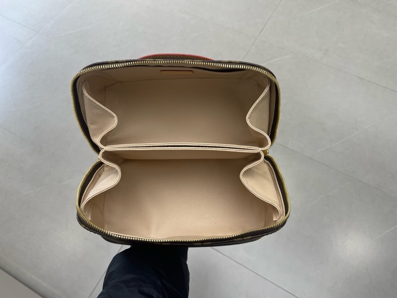 LV 路易威登 洗漱包芯片款 98新-7