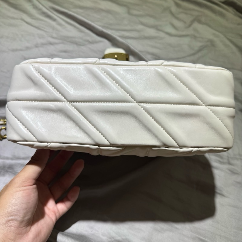 COACH TABBY 絎縫菱格肩背-7